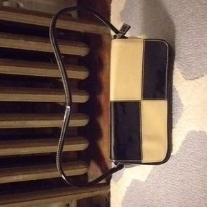 🗽 90s patten leather shoulder bag